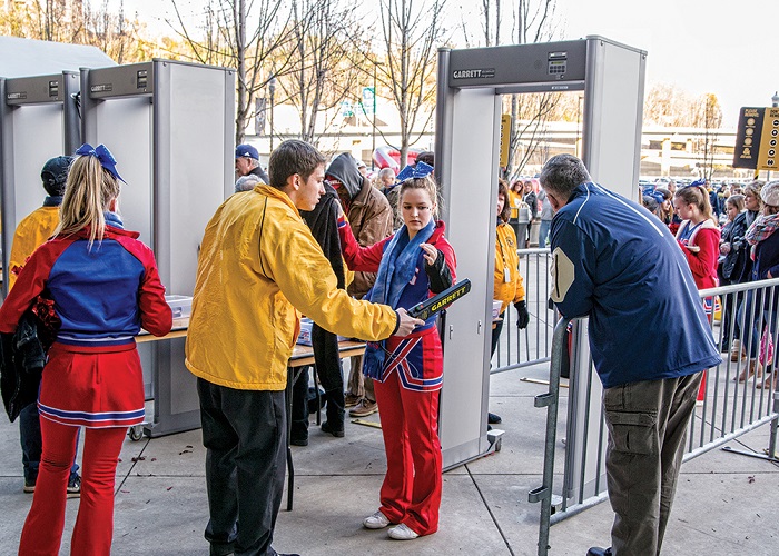 Mot-so-cong-do-kim-loai-tren-thuc-the-co-the-phat-hien-tien-giay